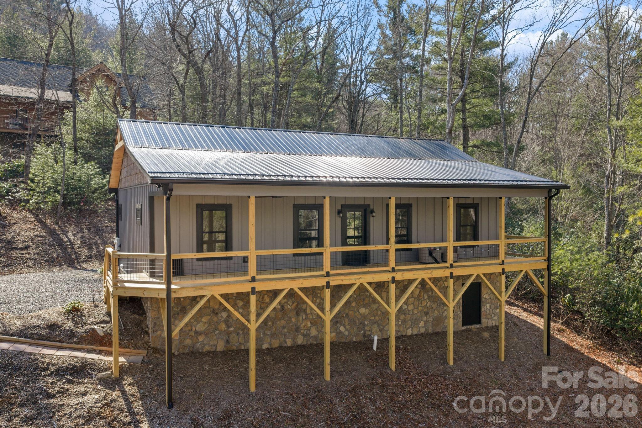 162 Shady Oak Lane — West Jefferson