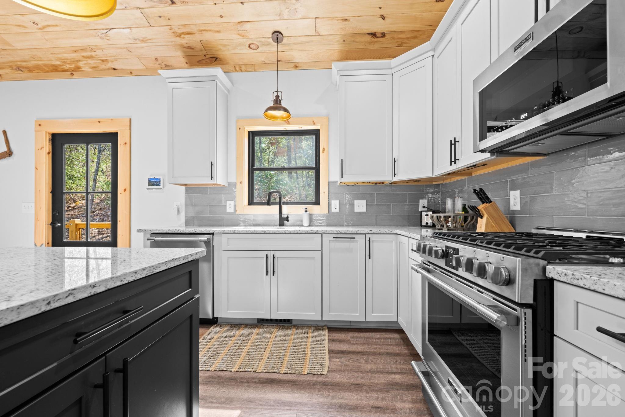 162 Shady Oak Lane — West Jefferson