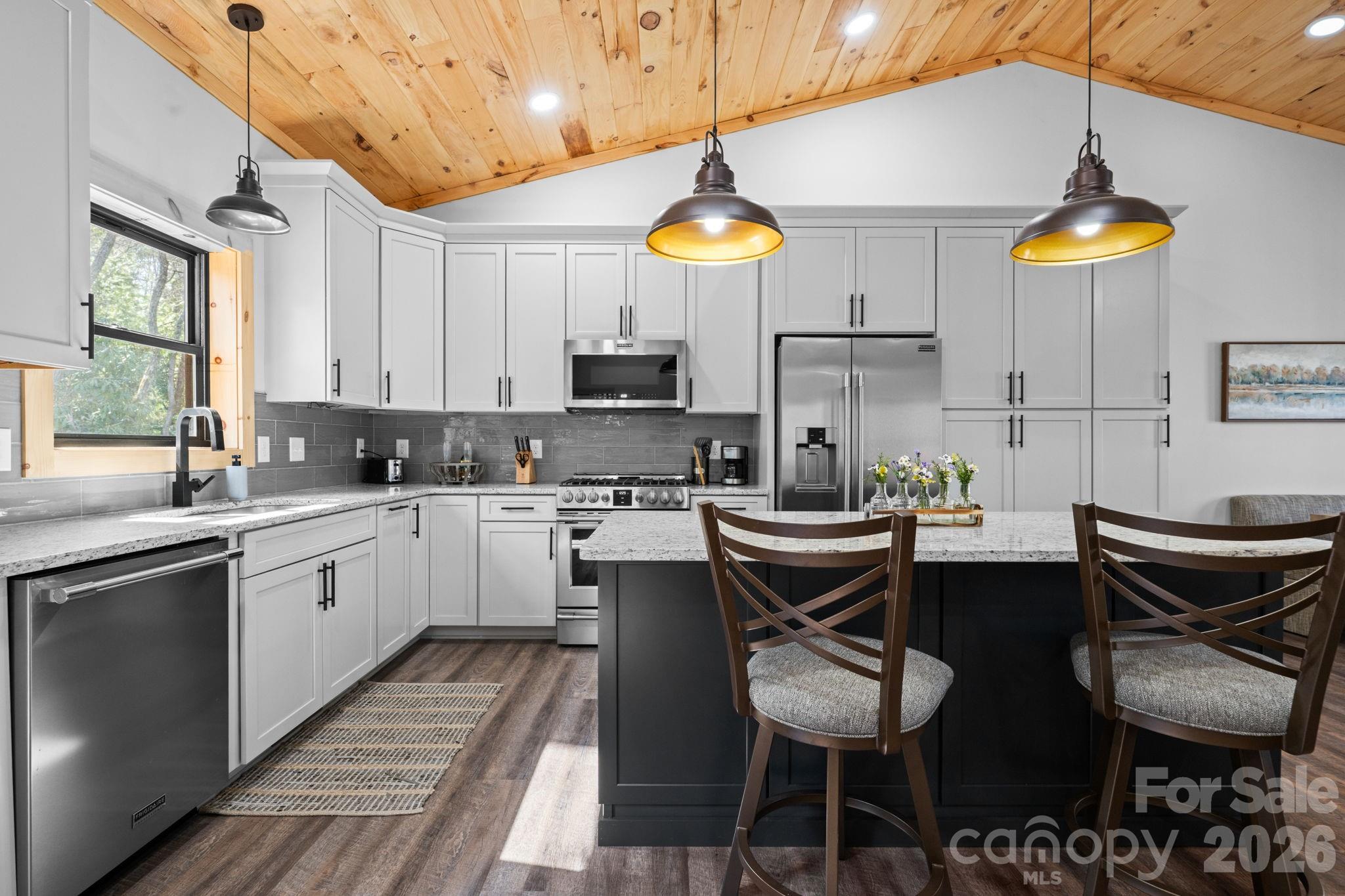 162 Shady Oak Lane — West Jefferson