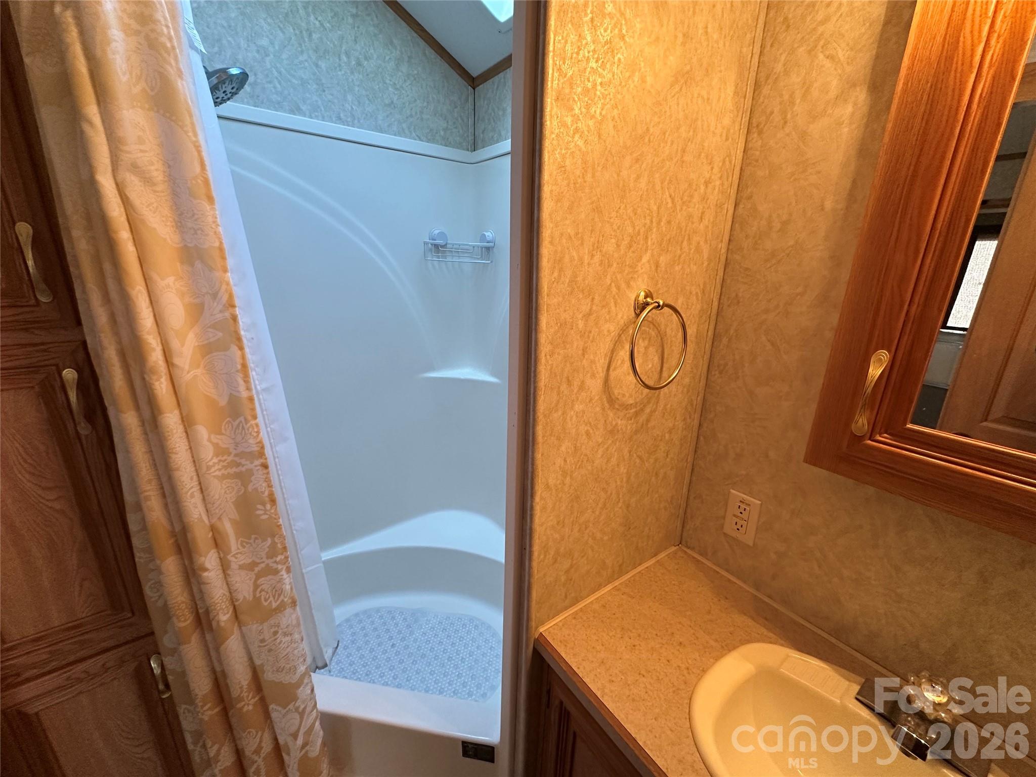 171 Grand View Drive — New London