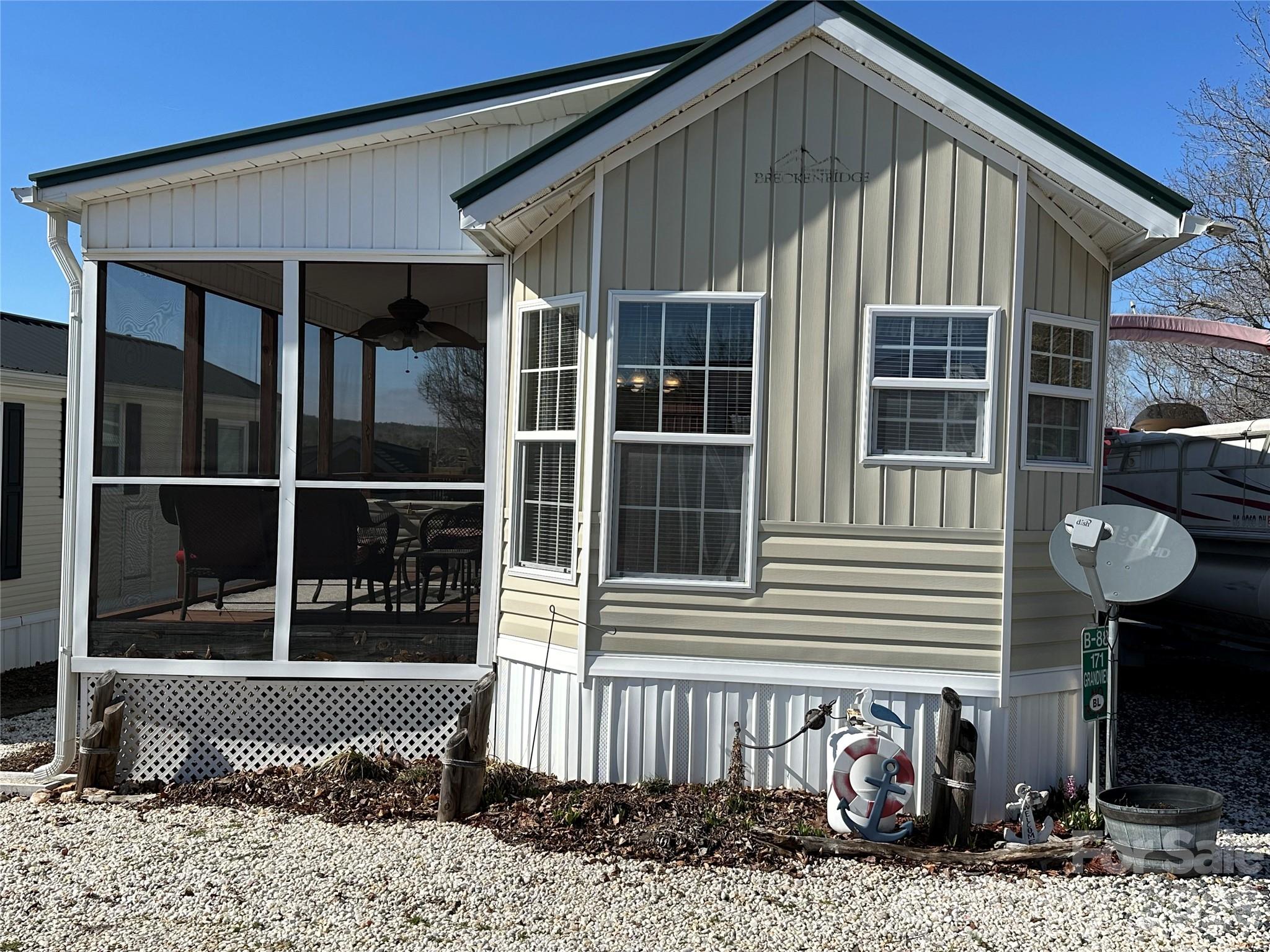 171 Grand View Drive — New London