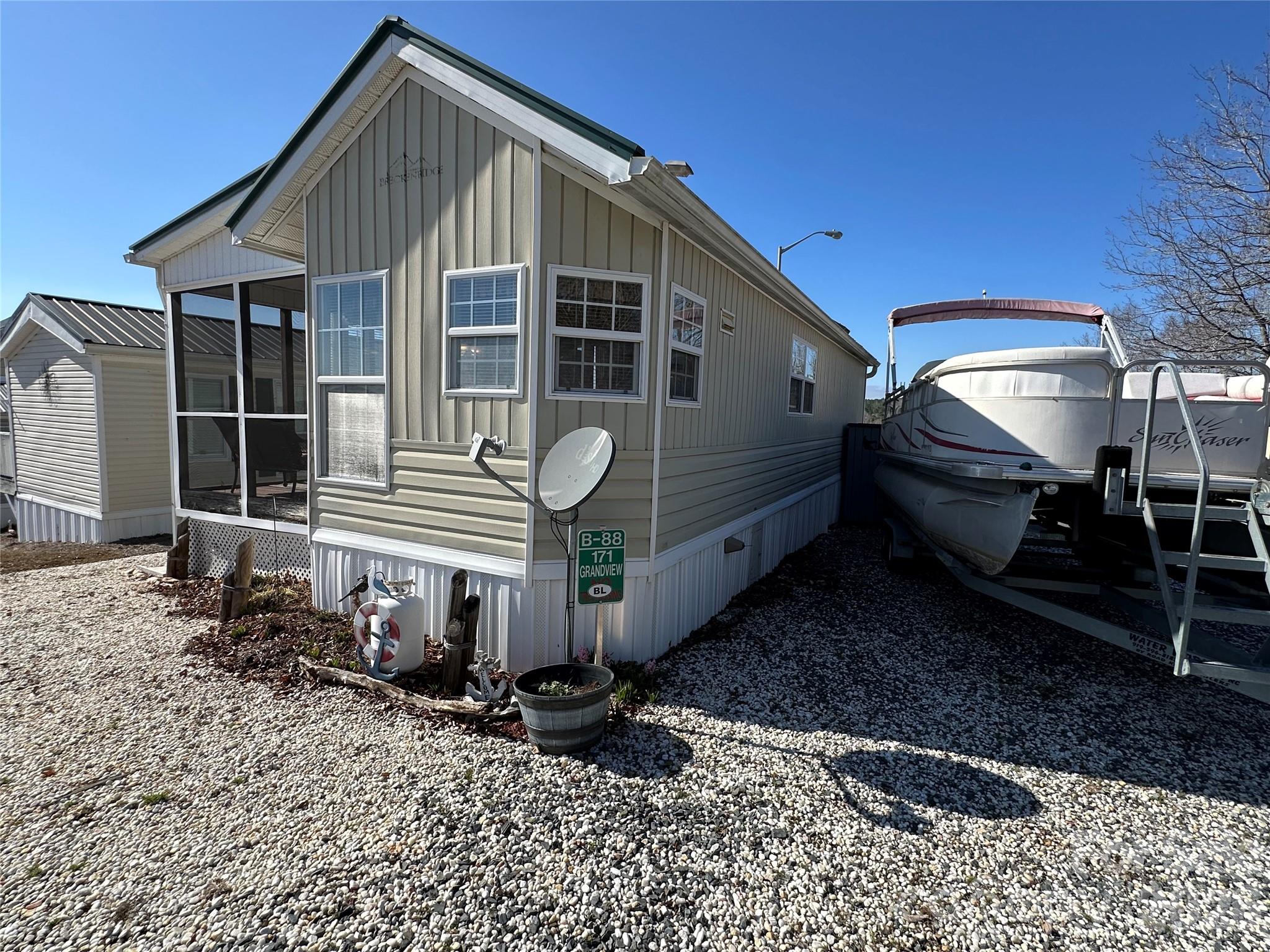 171 Grand View Drive — New London