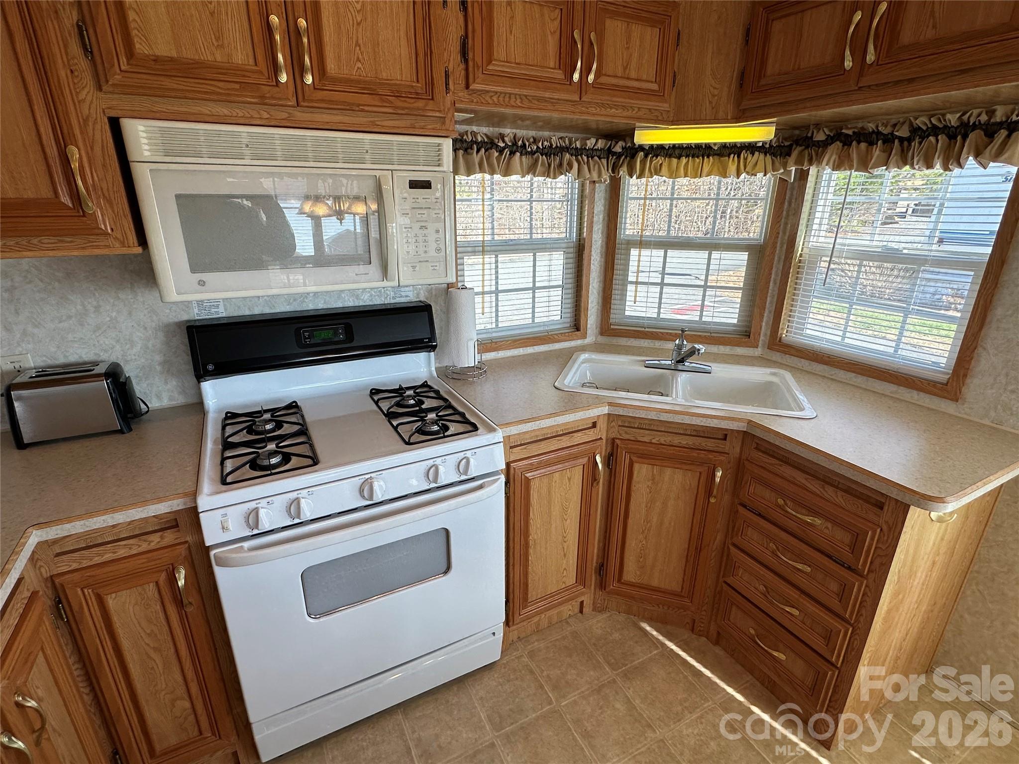 171 Grand View Drive — New London
