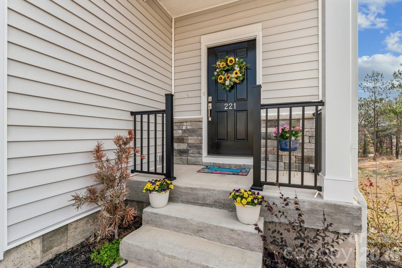 221 Shadowbrook Way — Camden