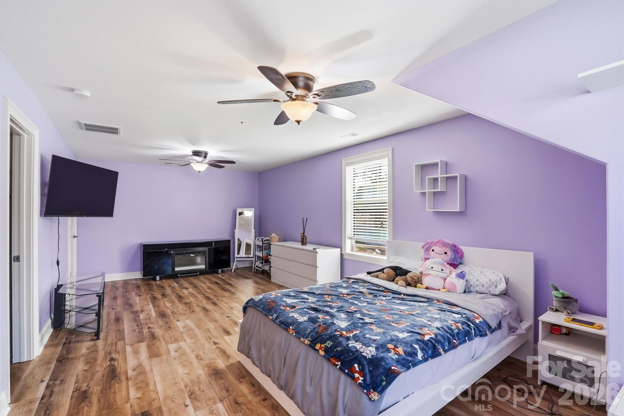 135 Lakeshore Hills Drive — Mooresville
