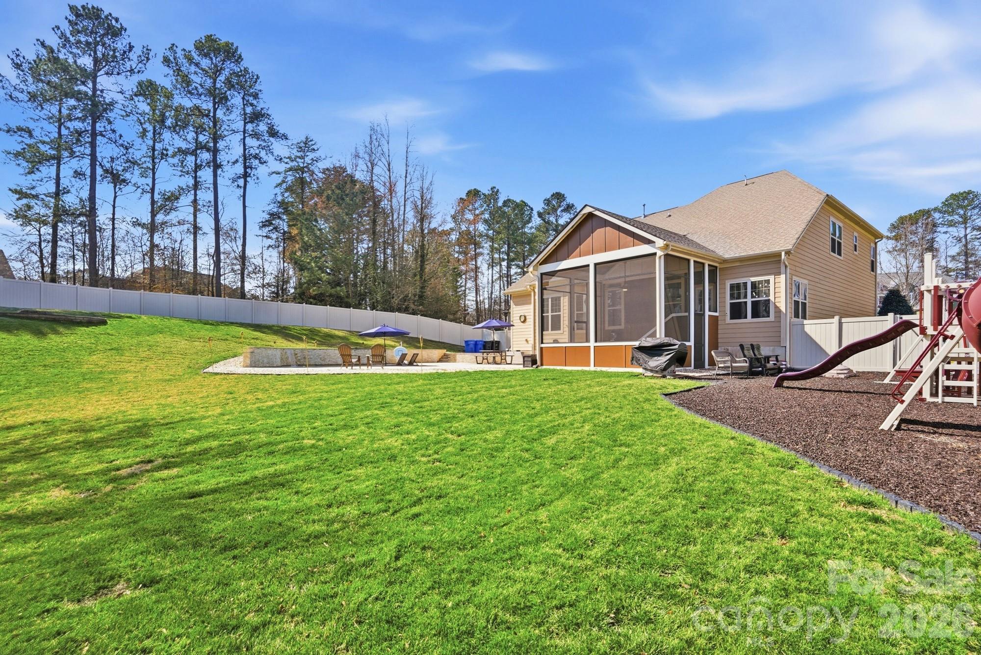 135 Lakeshore Hills Drive — Mooresville