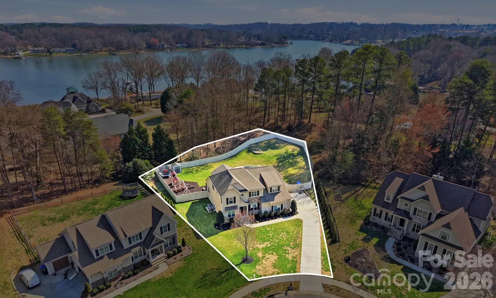 135 Lakeshore Hills Drive — Mooresville