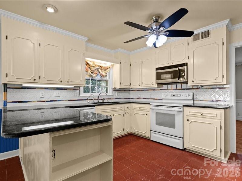 201 Poplar Street — Cheraw