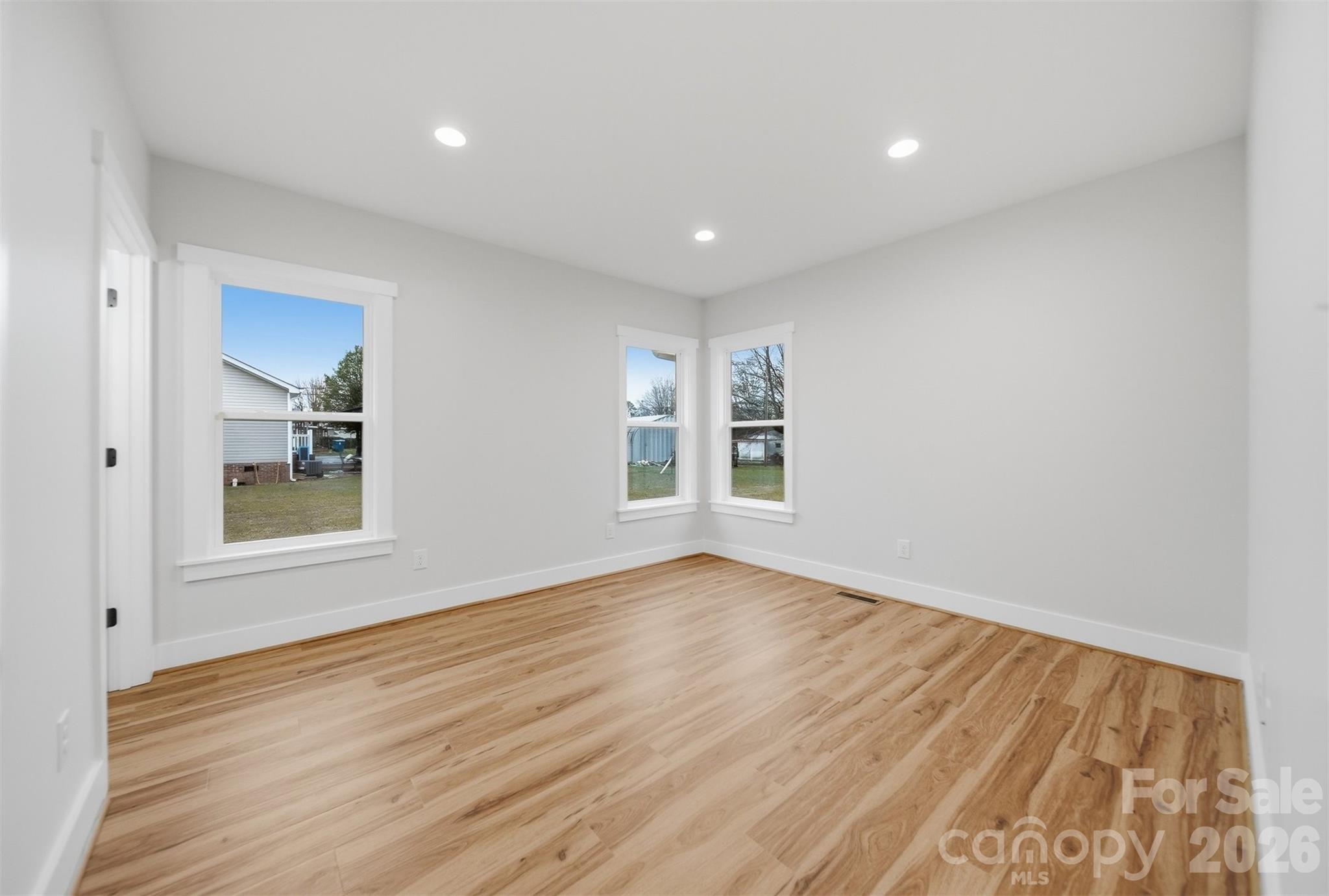 1022 E Main Street — Maiden