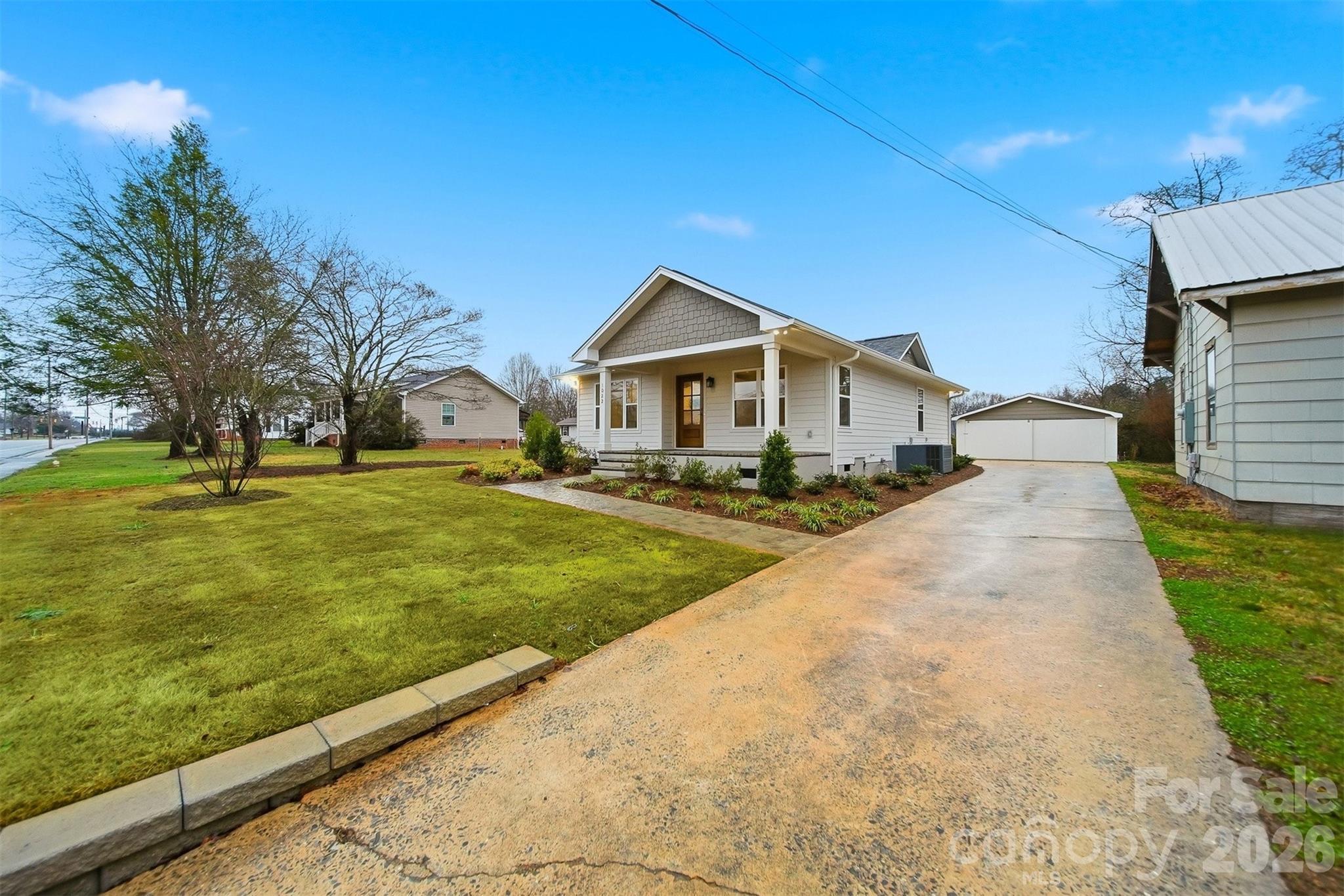 1022 E Main Street — Maiden