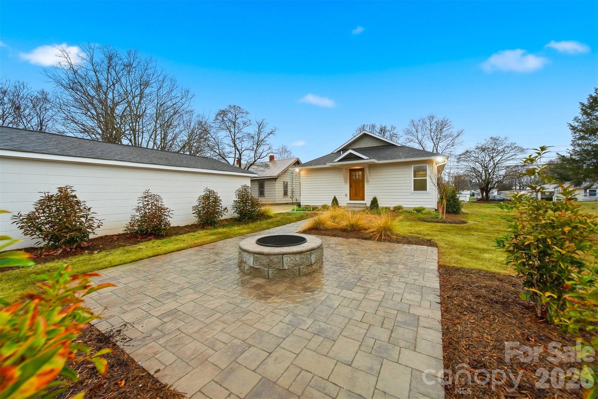 1022 E Main Street — Maiden