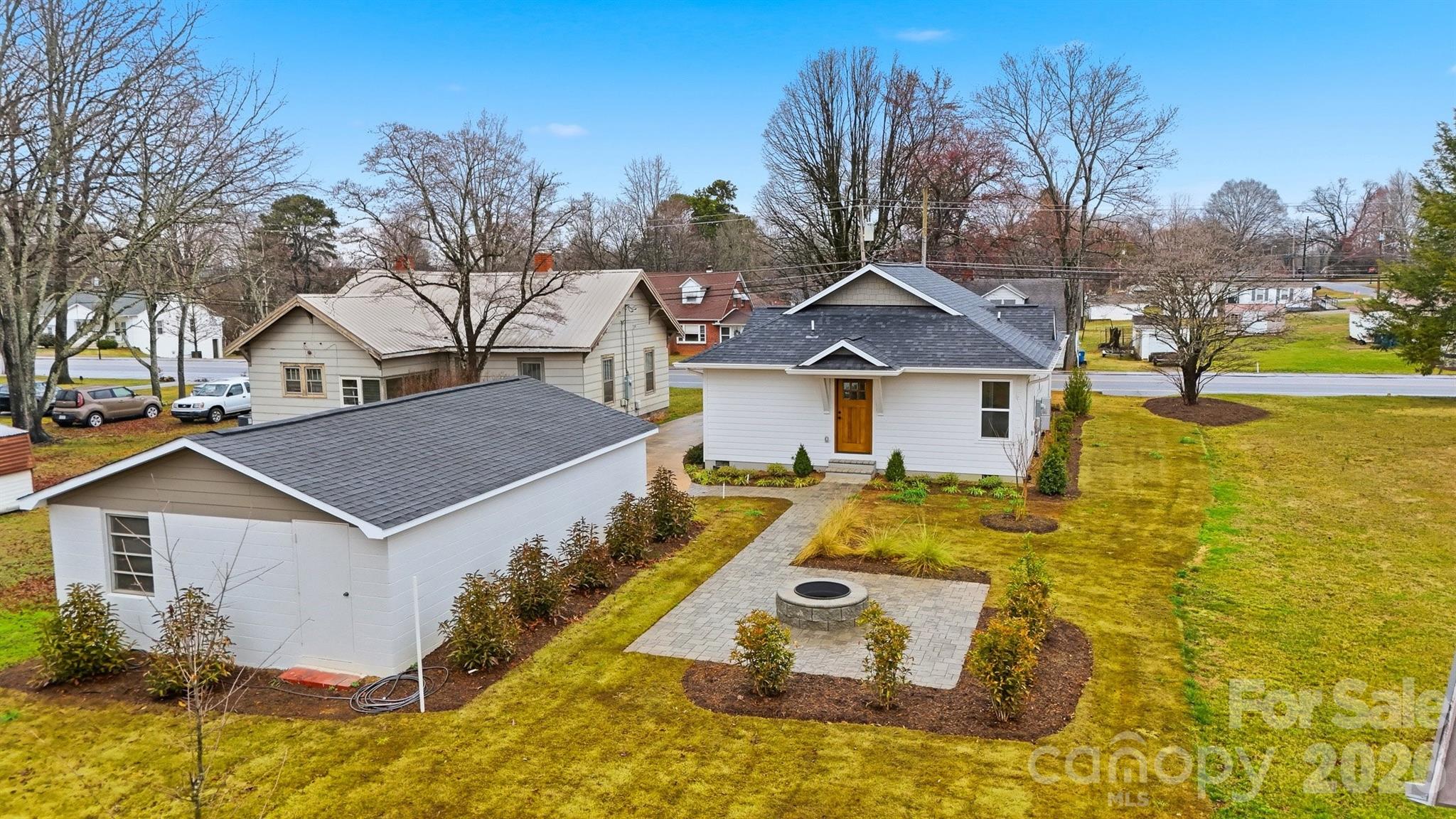1022 E Main Street — Maiden
