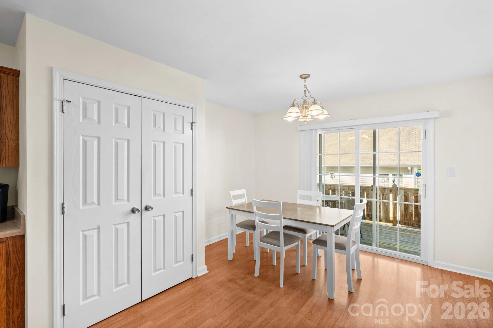 219 19th Avenue SE — Hickory