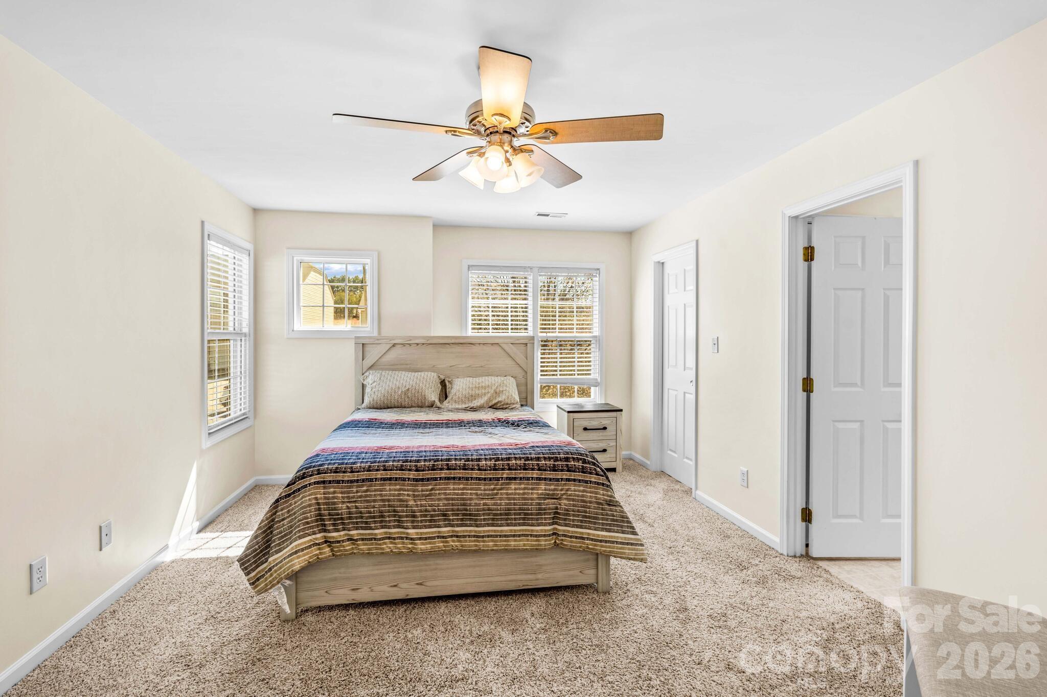 219 19th Avenue SE — Hickory