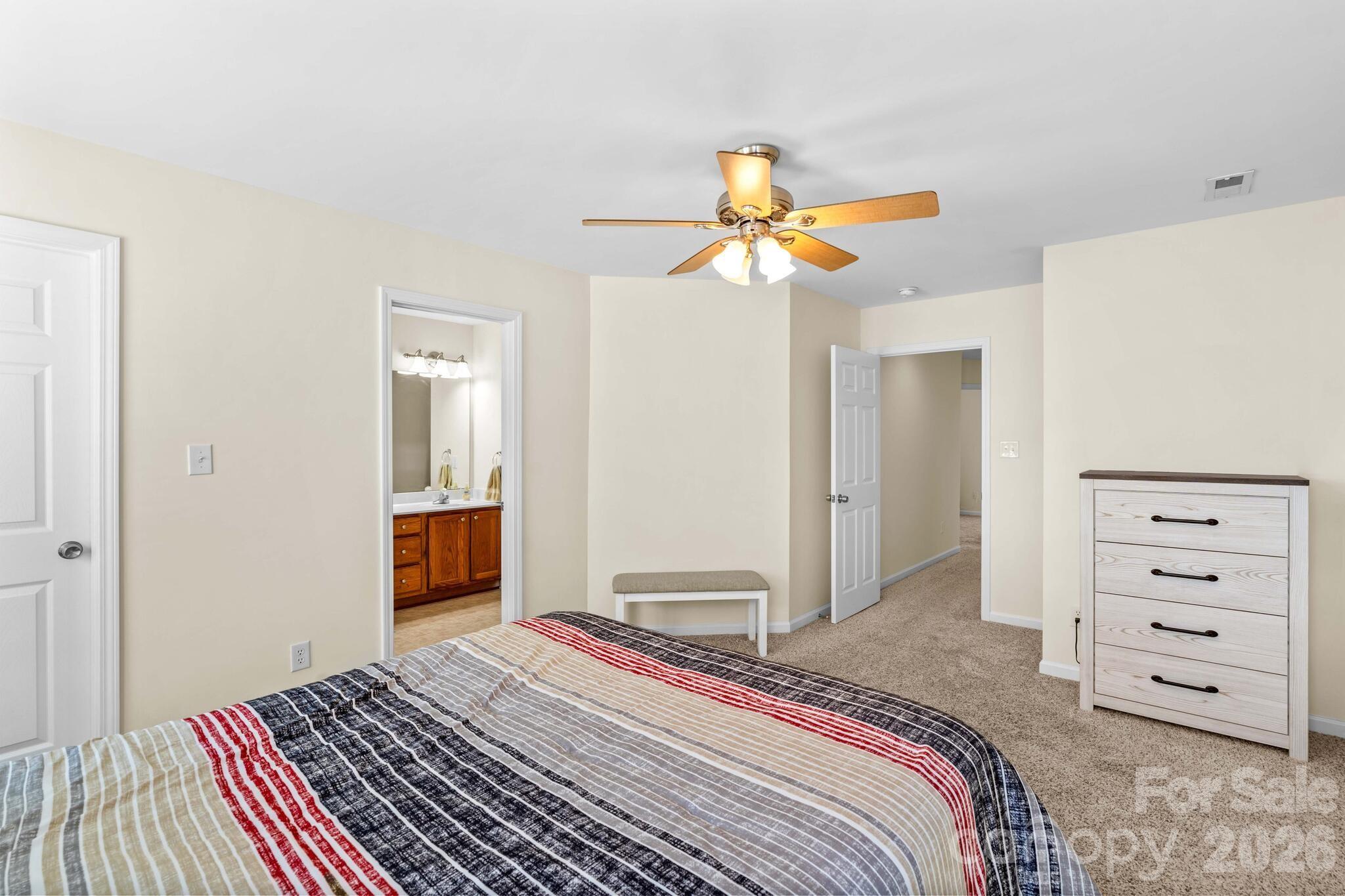 219 19th Avenue SE — Hickory