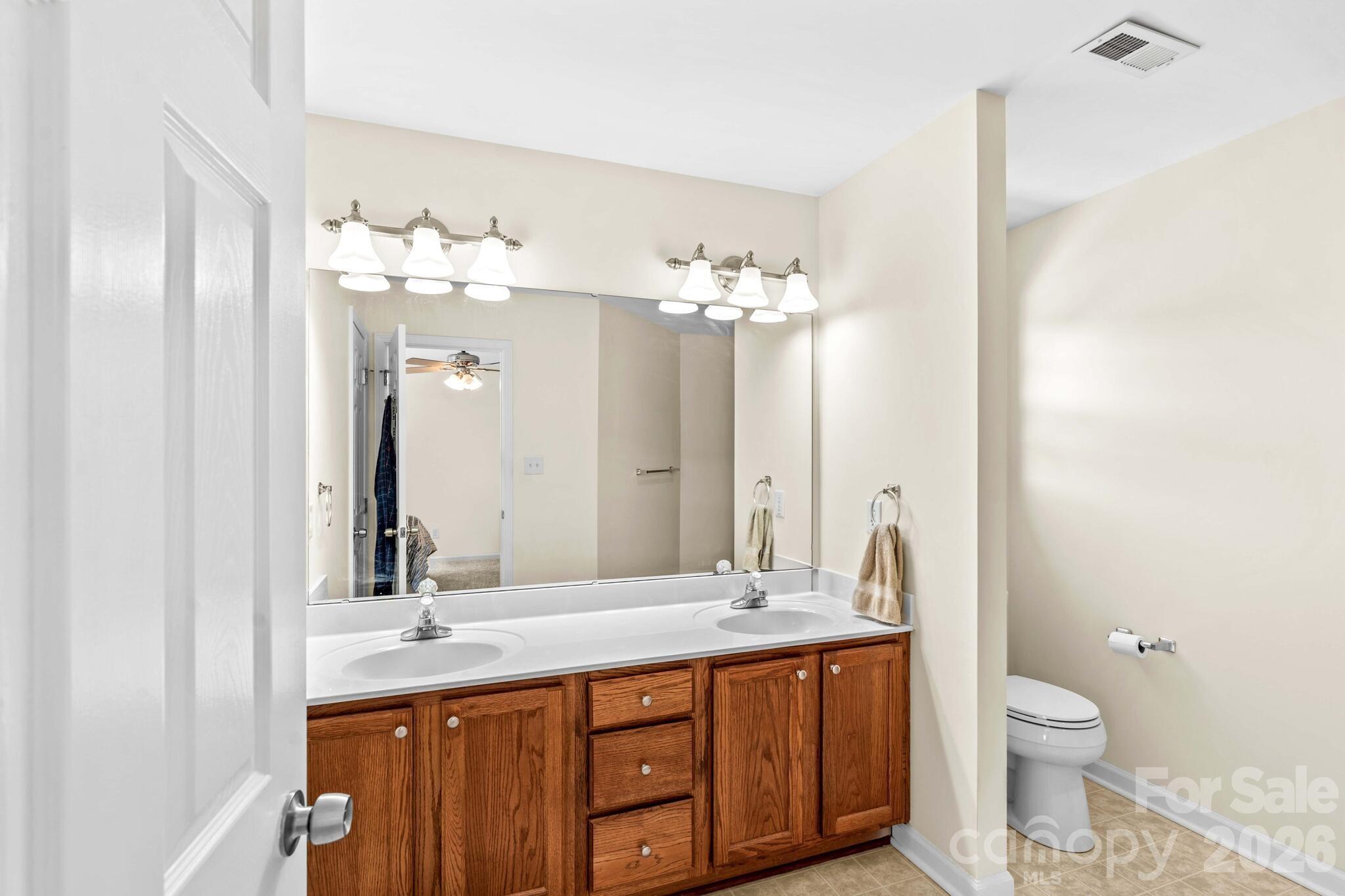 219 19th Avenue SE — Hickory