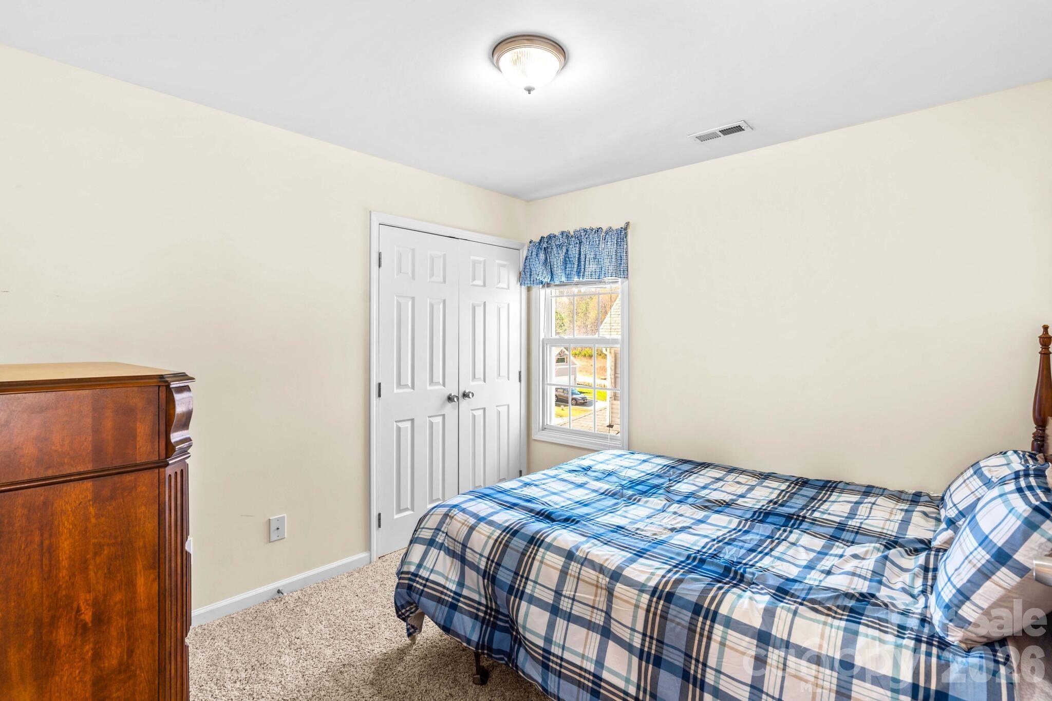 219 19th Avenue SE — Hickory