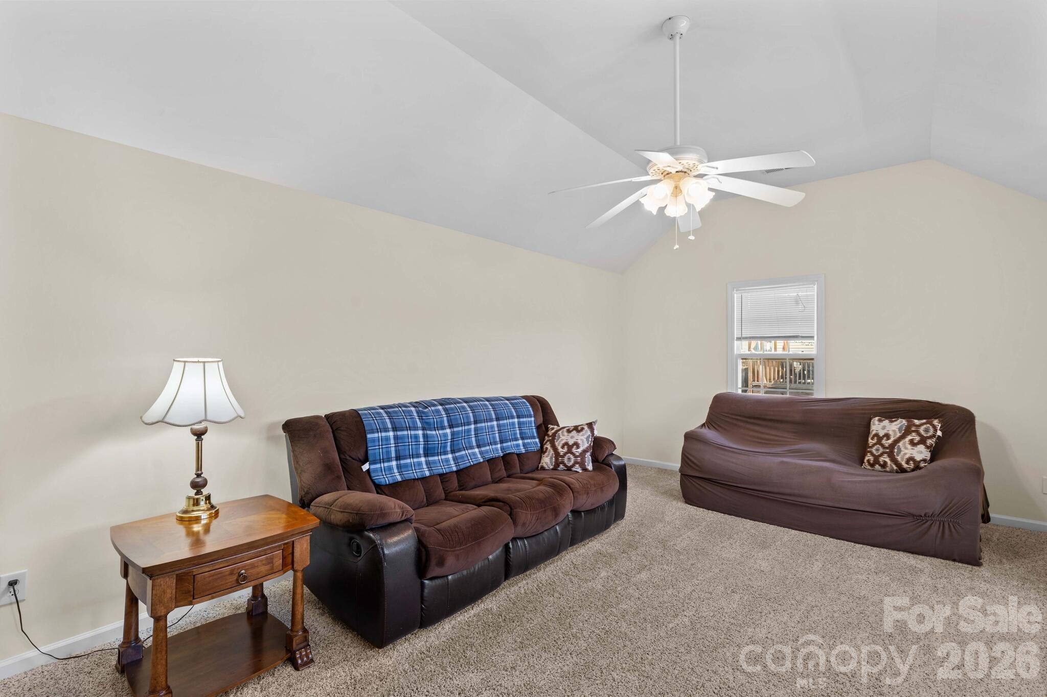 219 19th Avenue SE — Hickory
