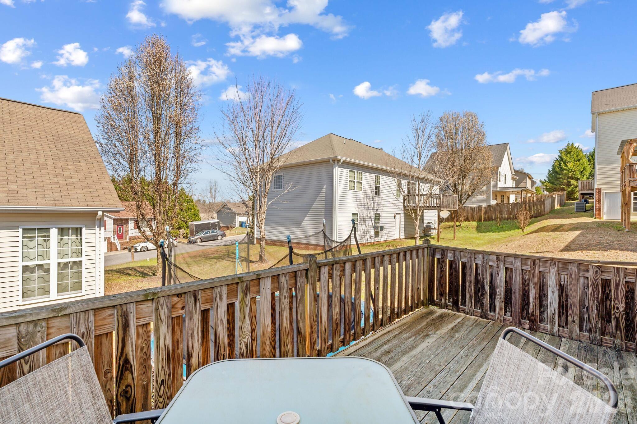 219 19th Avenue SE — Hickory