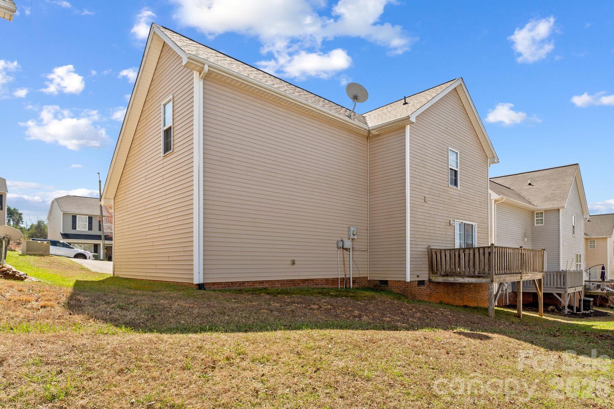 219 19th Avenue SE — Hickory