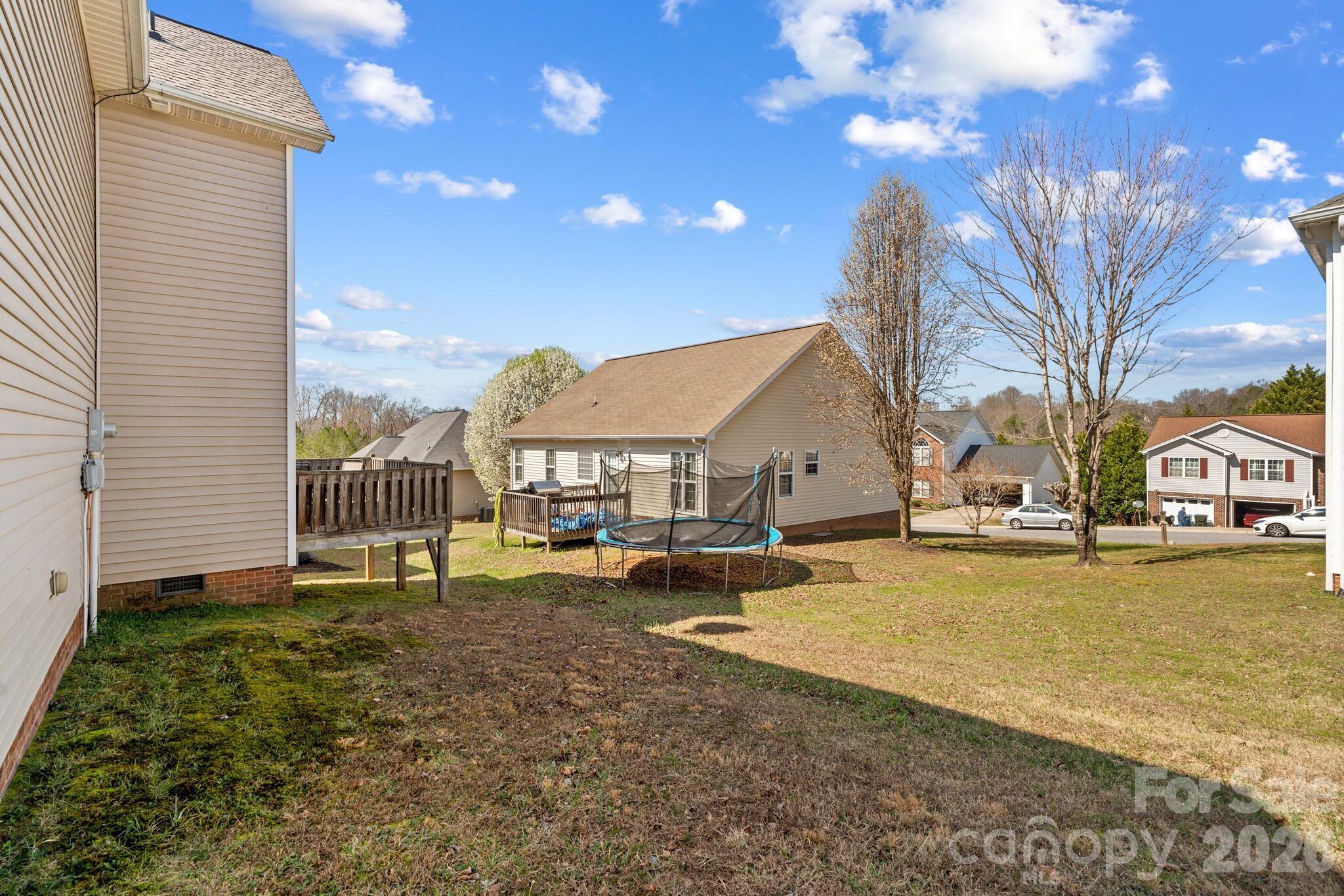 219 19th Avenue SE — Hickory