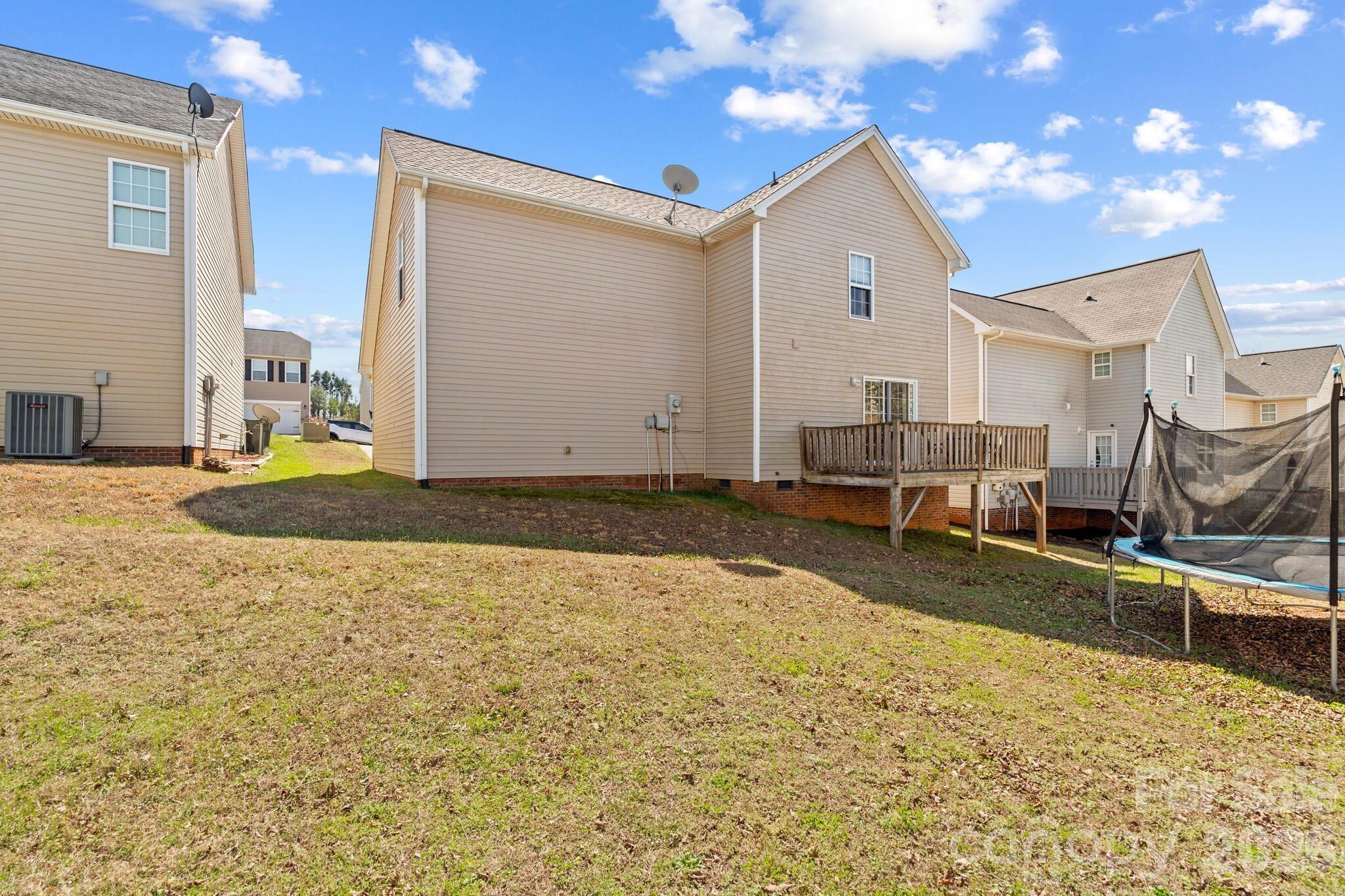 219 19th Avenue SE — Hickory