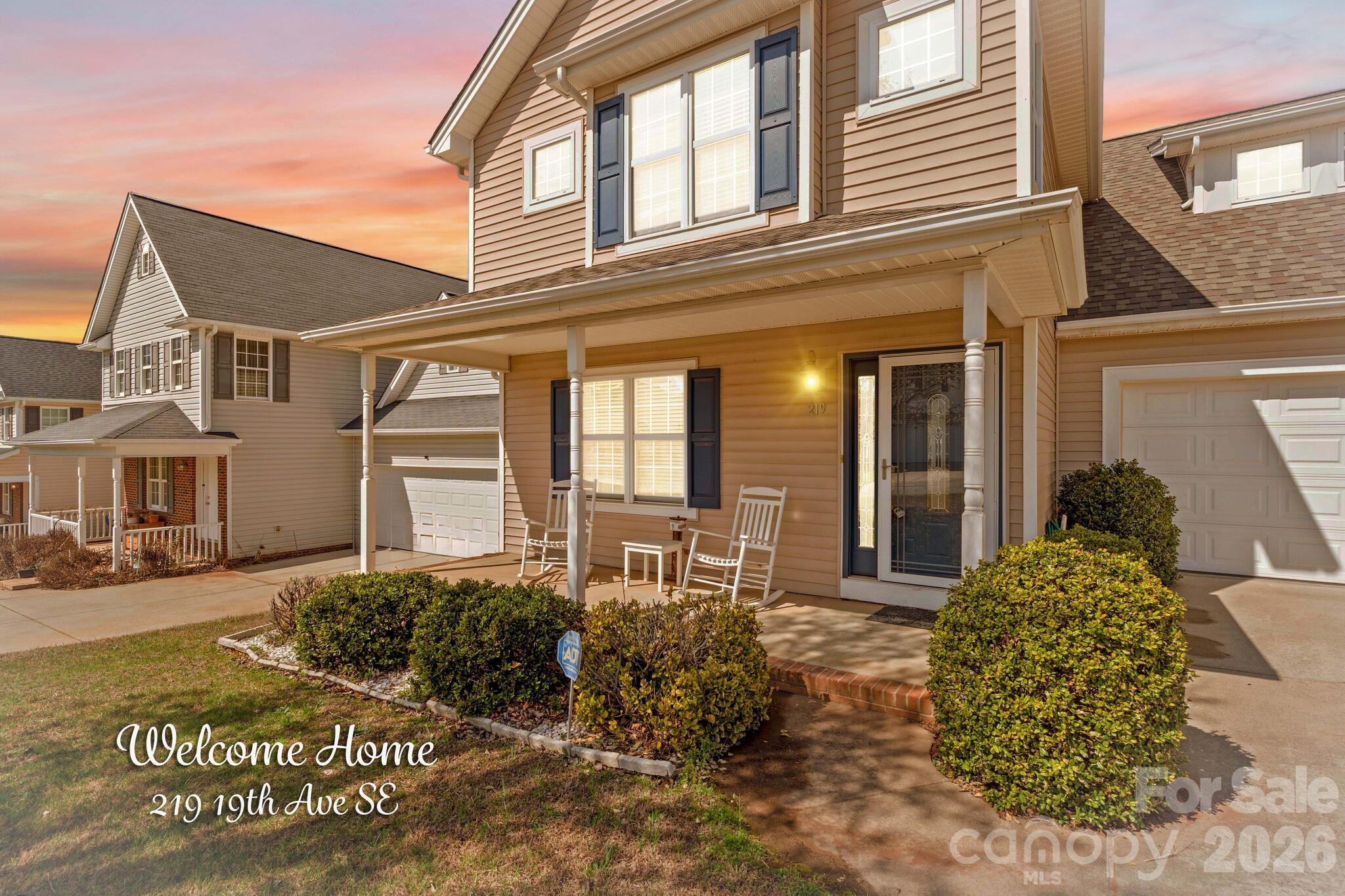 219 19th Avenue SE — Hickory
