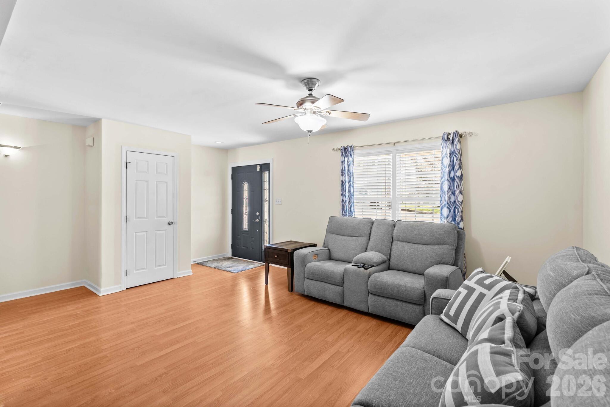 219 19th Avenue SE — Hickory