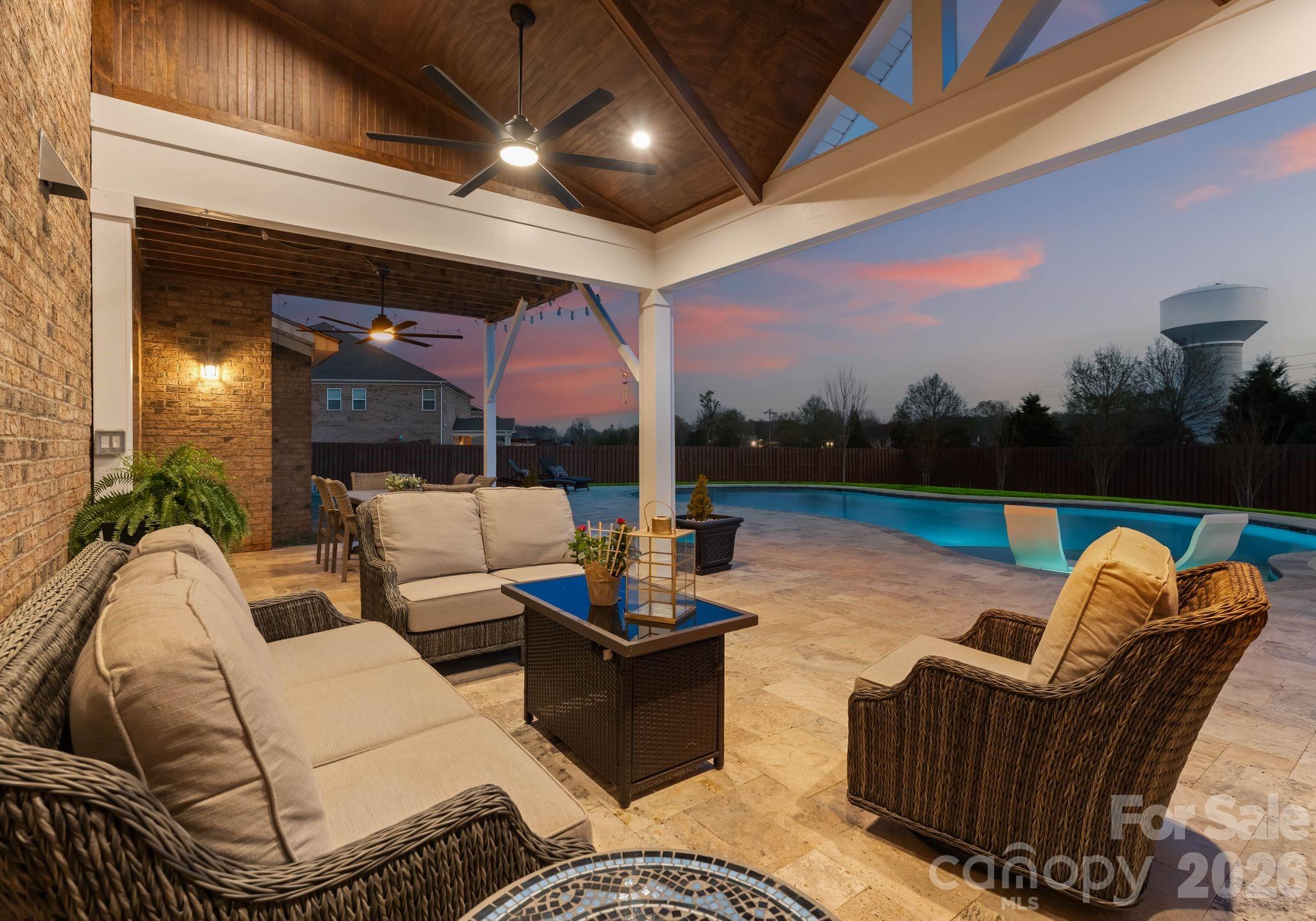1053 Harlow's Crossing Drive — Matthews