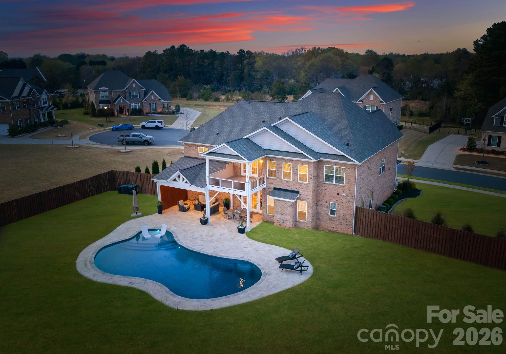 1053 Harlow's Crossing Drive — Matthews
