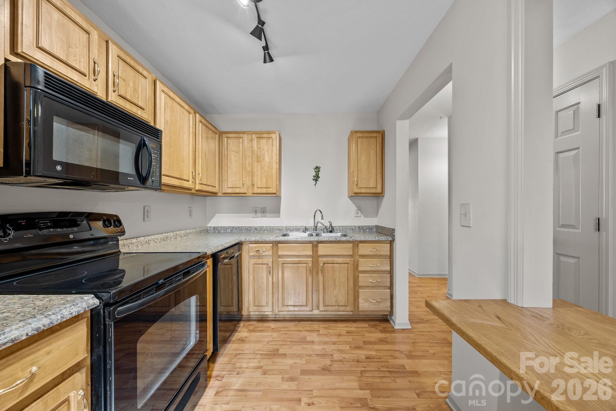 704 Carlyle Way — Asheville