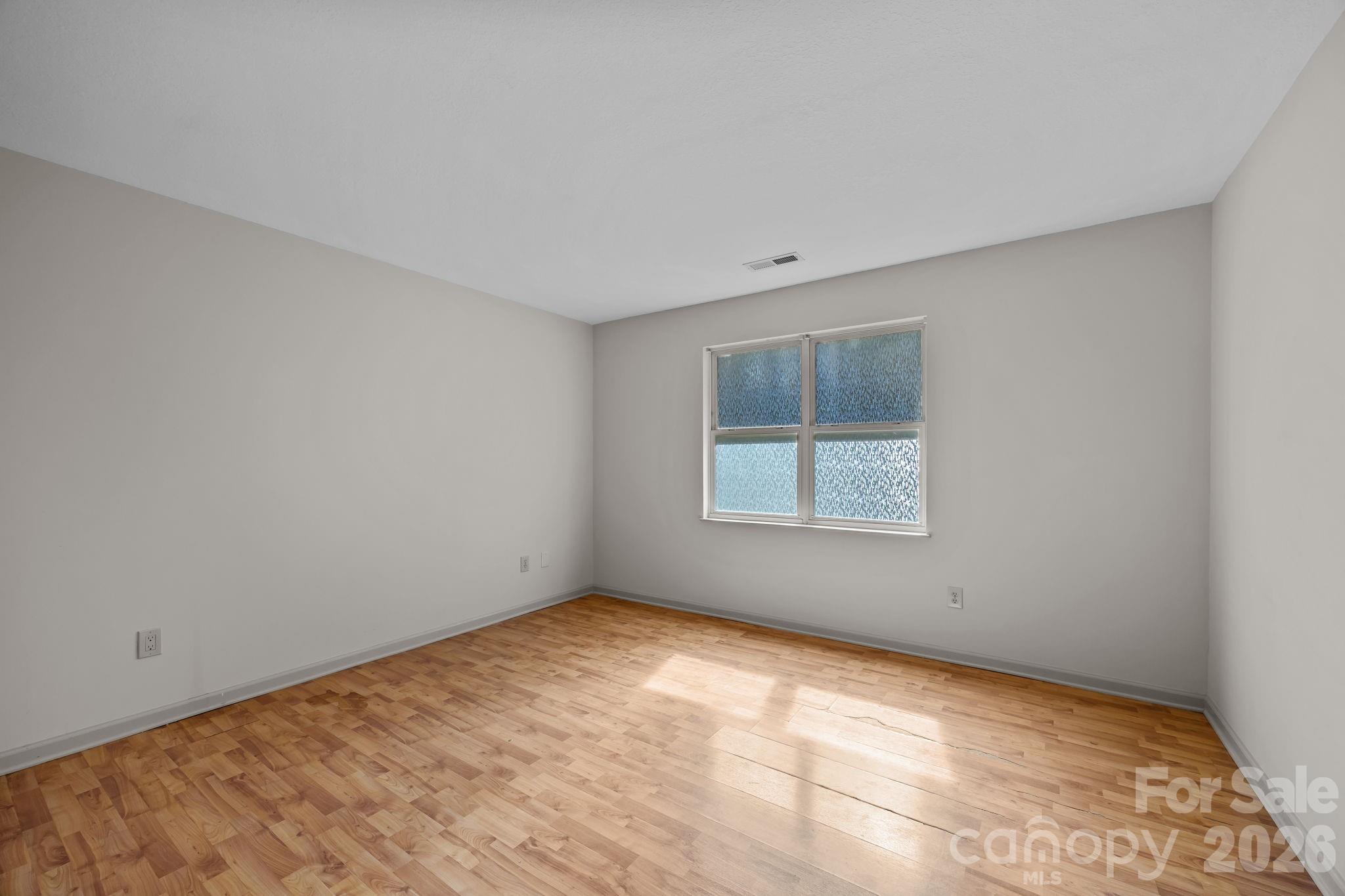 704 Carlyle Way — Asheville