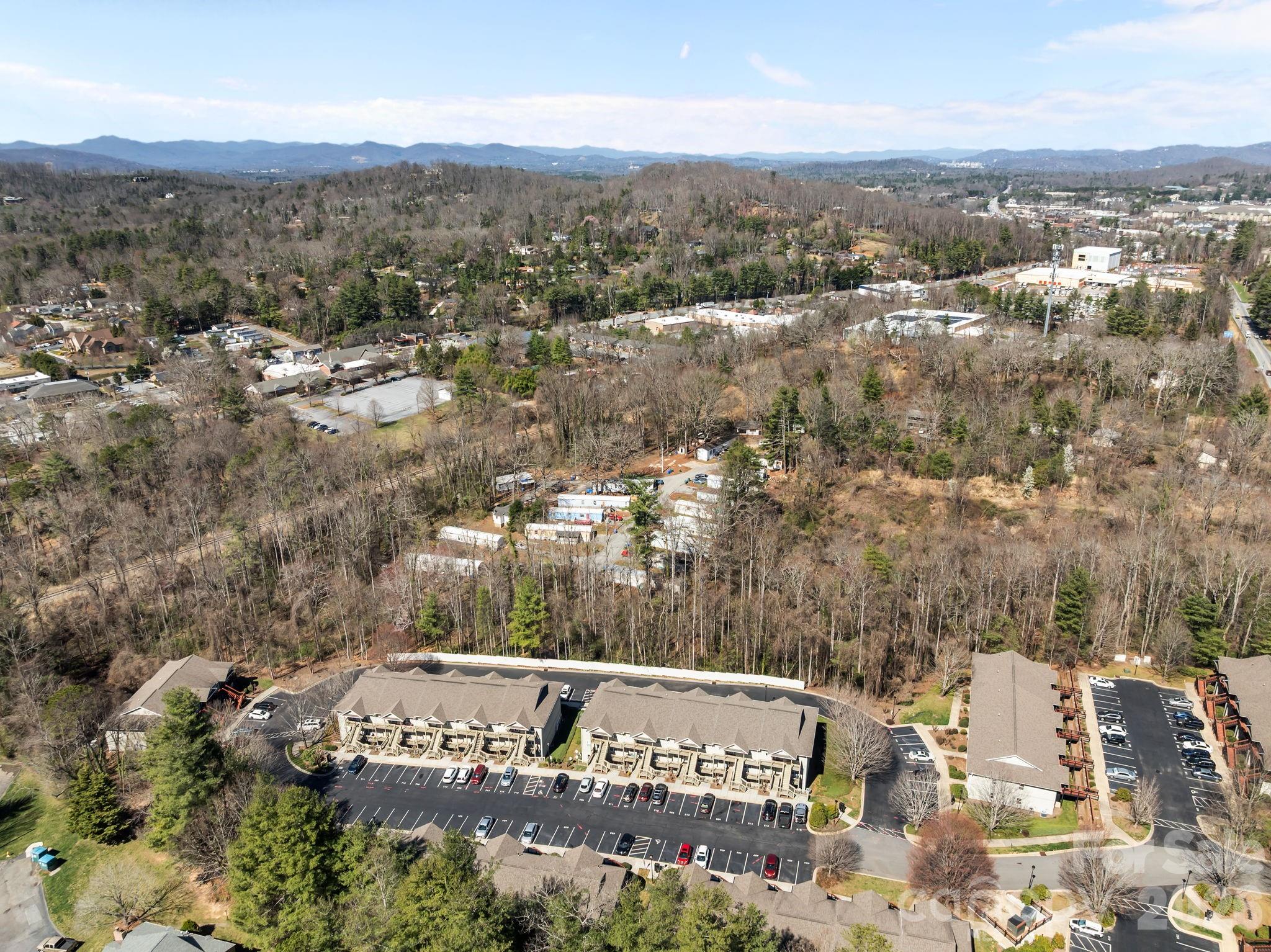 704 Carlyle Way — Asheville