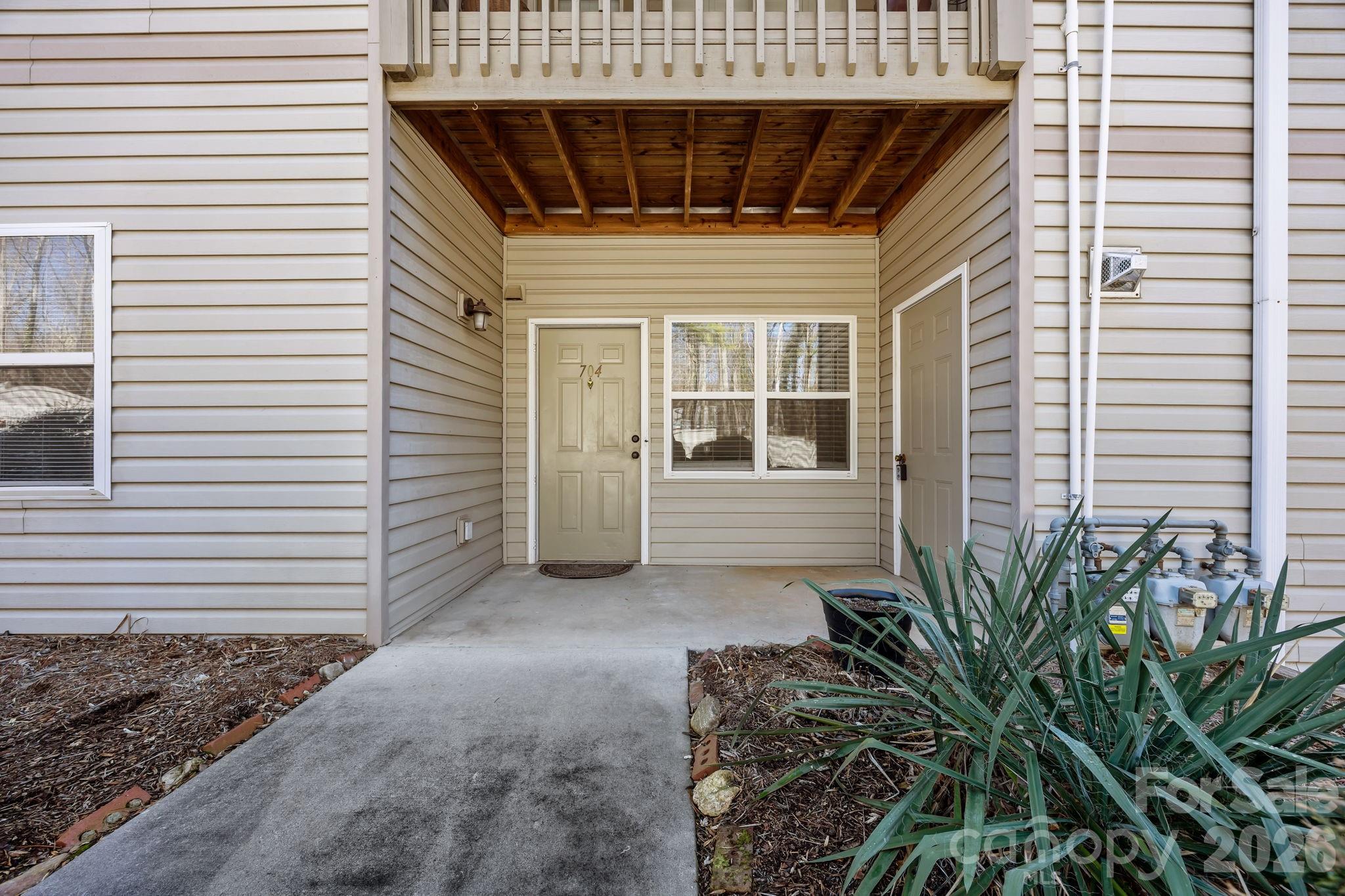 704 Carlyle Way — Asheville