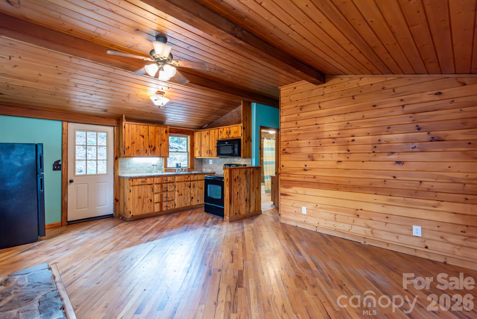 169 Samantha Springs Lane — Elk Park