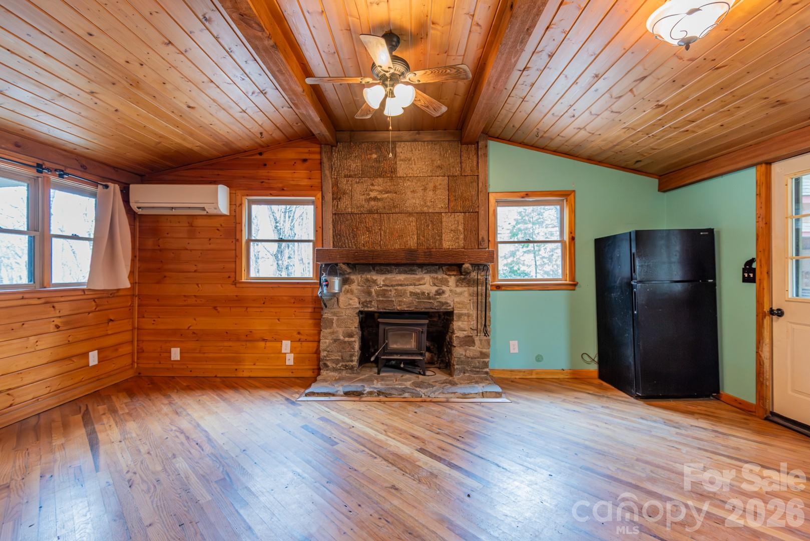 169 Samantha Springs Lane — Elk Park