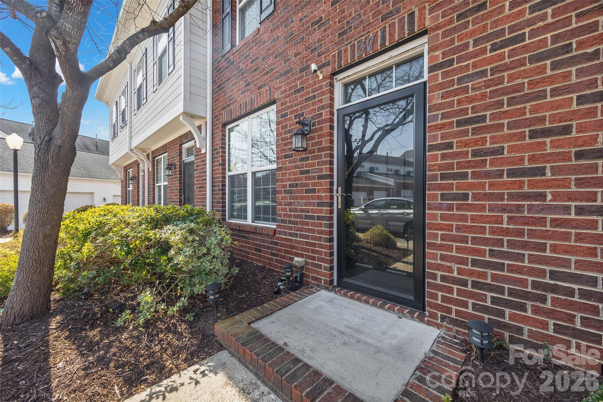 371 Beacon Street NW — Concord