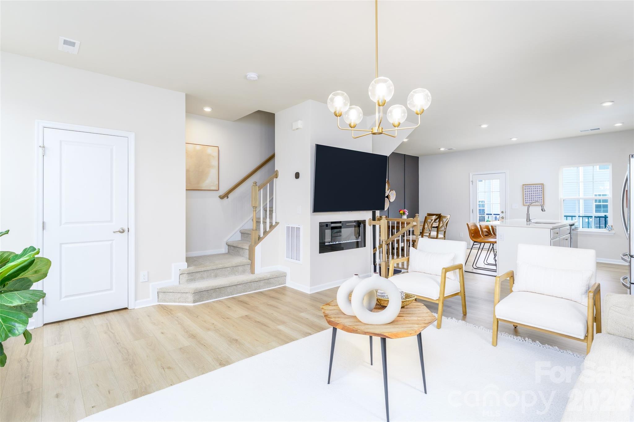 2102 Trout Lily Lane — Matthews