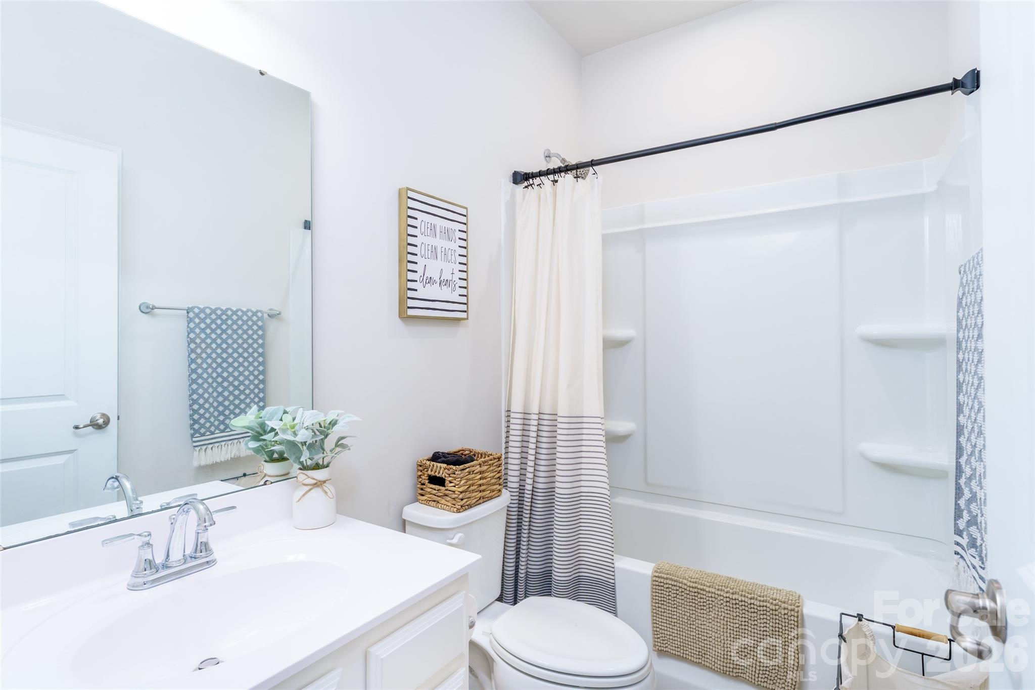 2102 Trout Lily Lane — Matthews