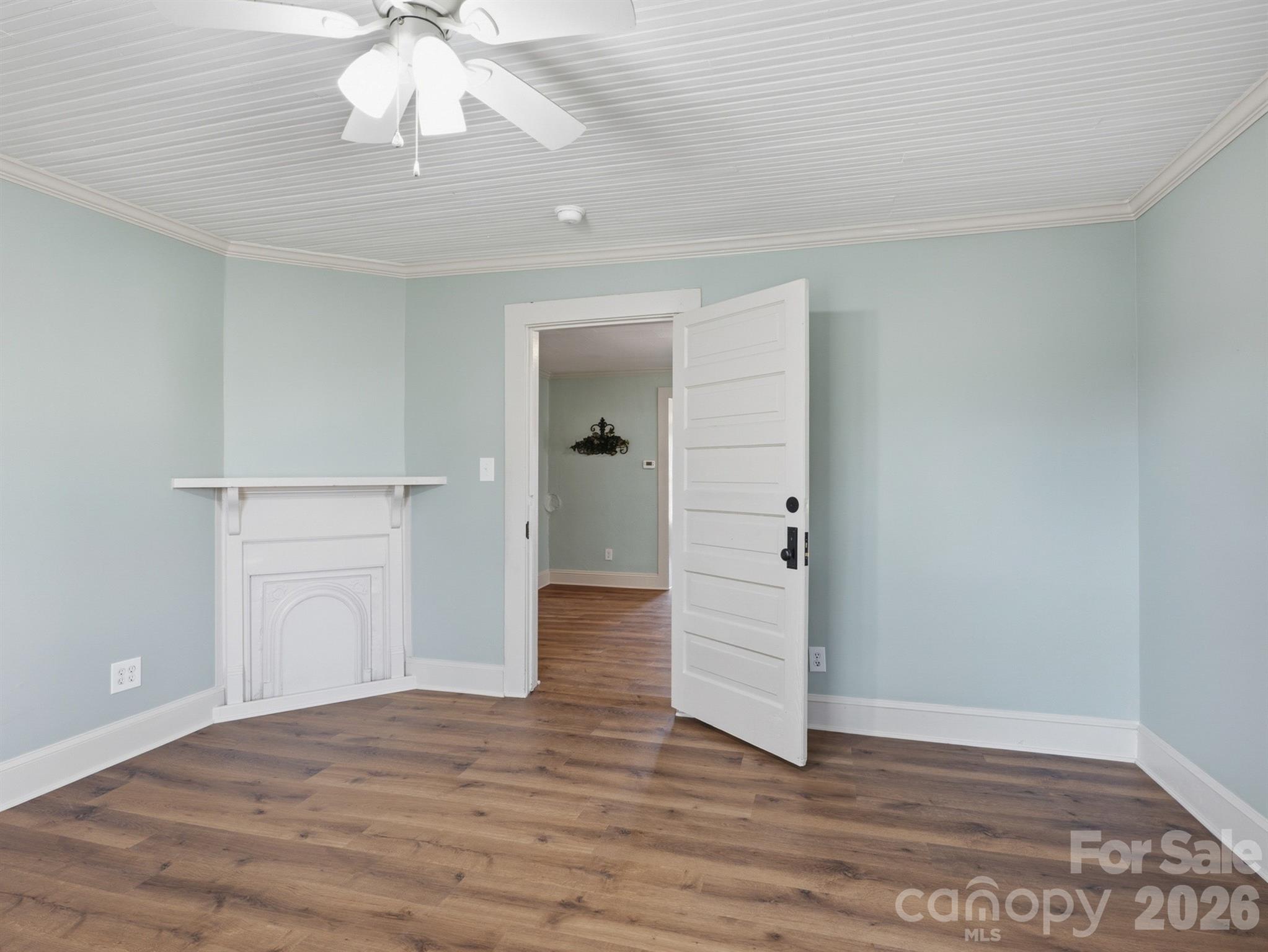 61 27th Street NW — Hickory