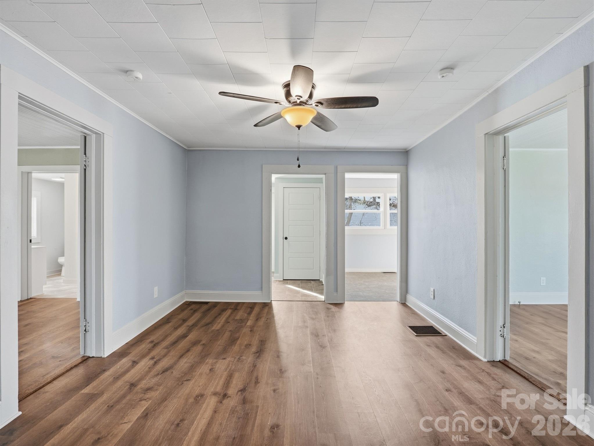 61 27th Street NW — Hickory