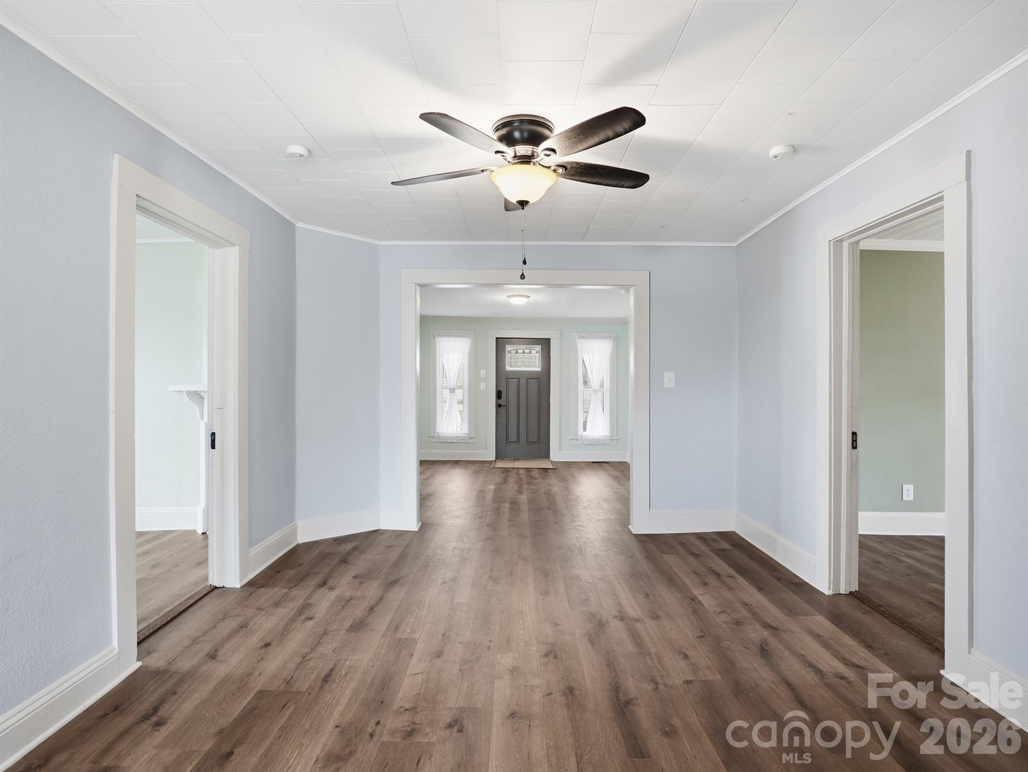 61 27th Street NW — Hickory