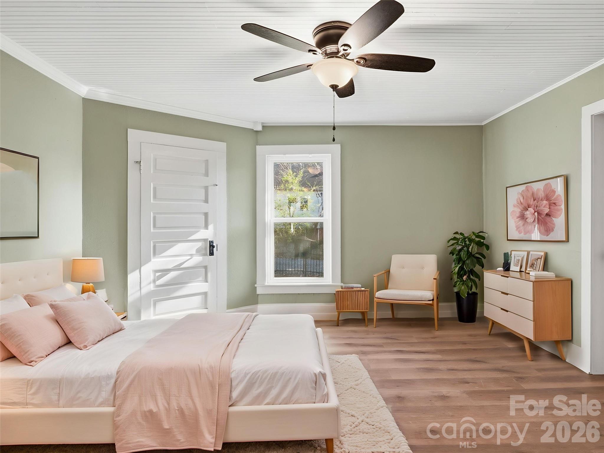 61 27th Street NW — Hickory