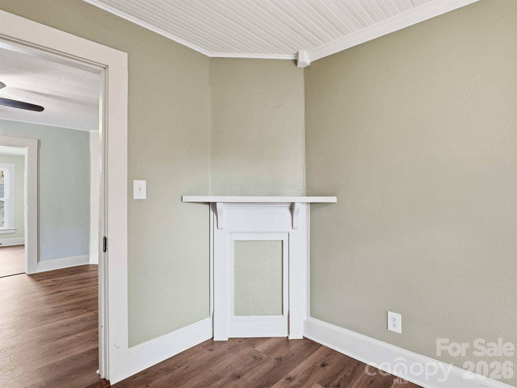 61 27th Street NW — Hickory