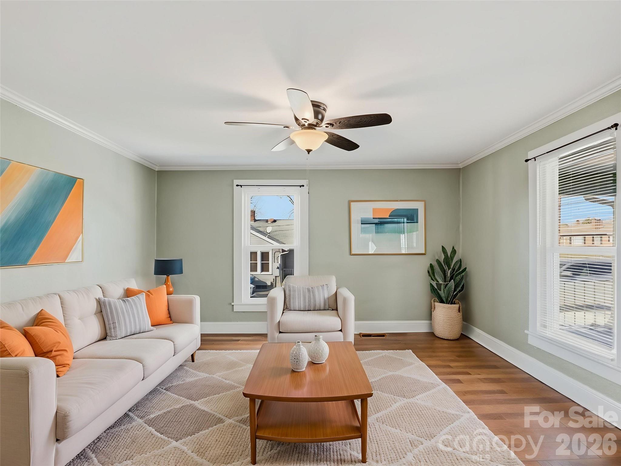 61 27th Street NW — Hickory