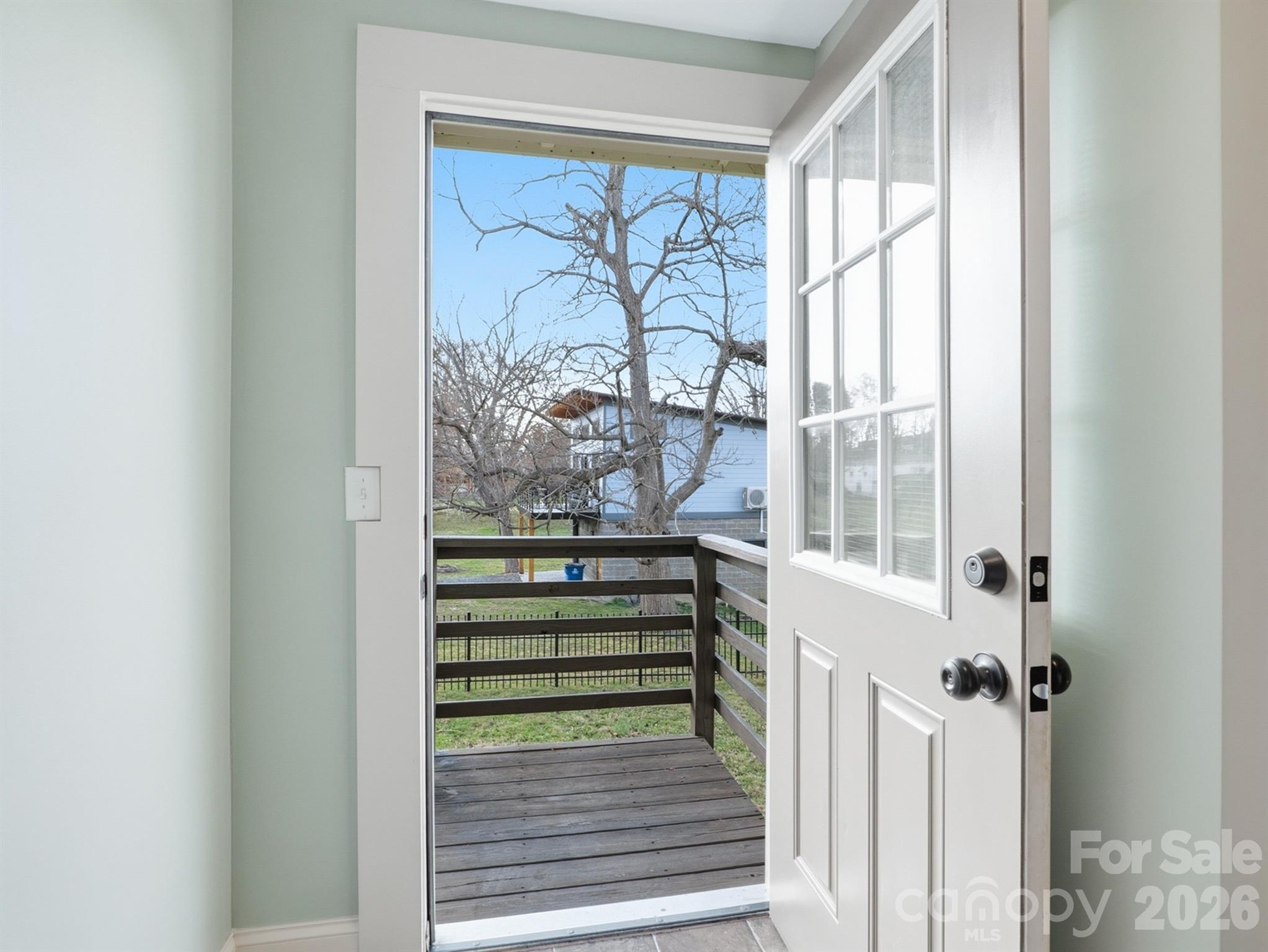 61 27th Street NW — Hickory