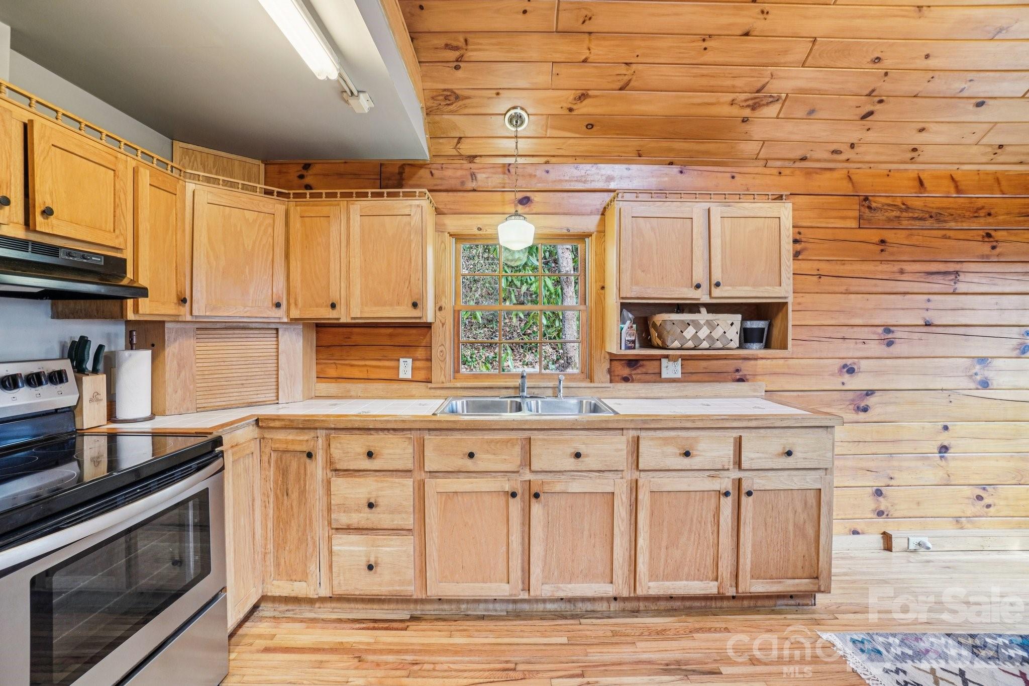 307 Roaring Creek Lane — Waynesville