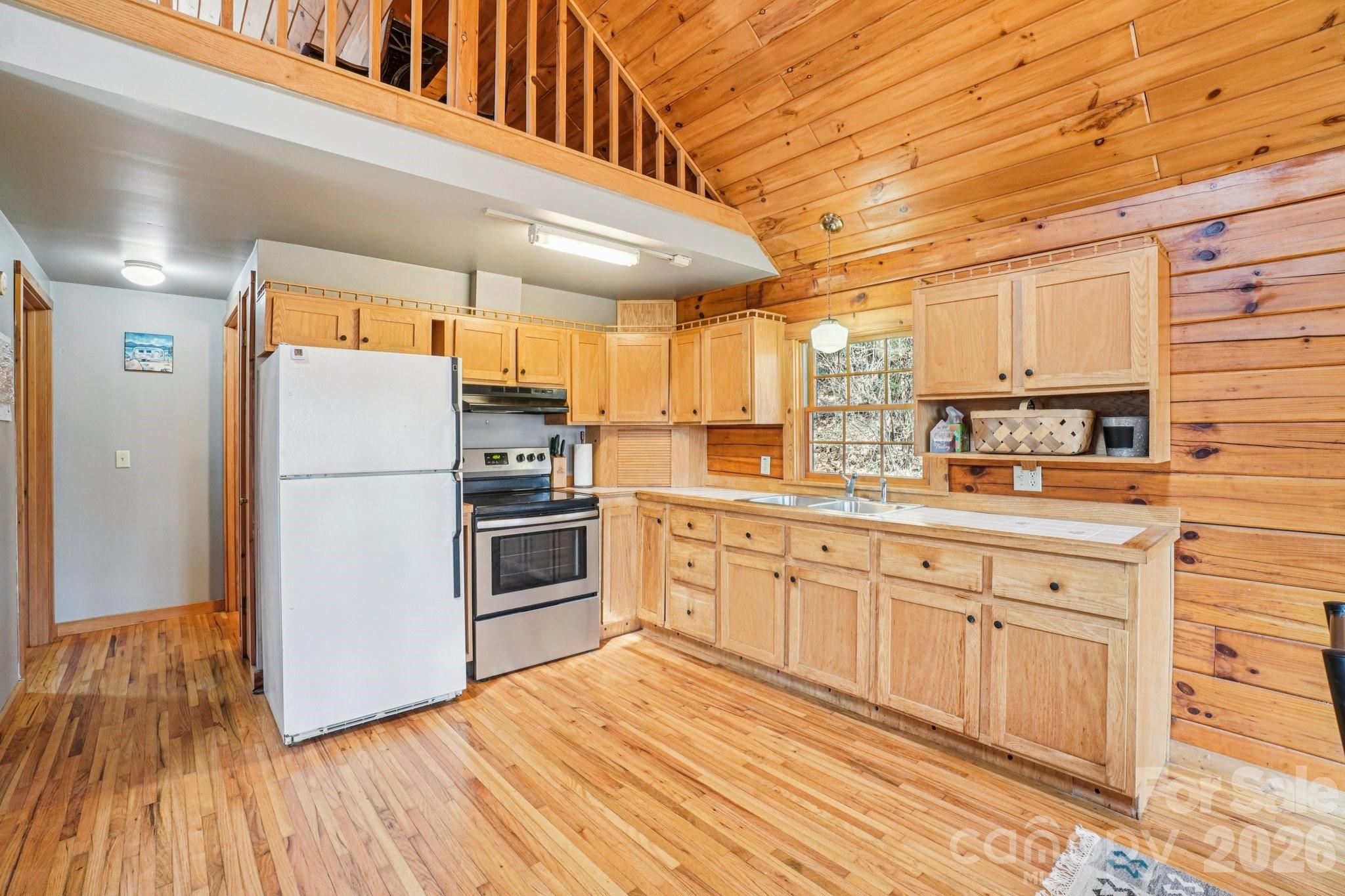 307 Roaring Creek Lane — Waynesville