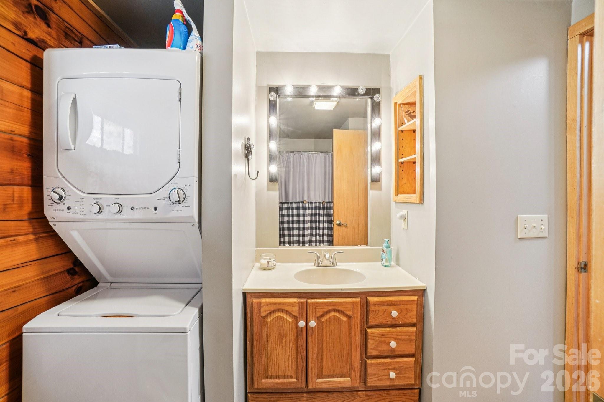 307 Roaring Creek Lane — Waynesville