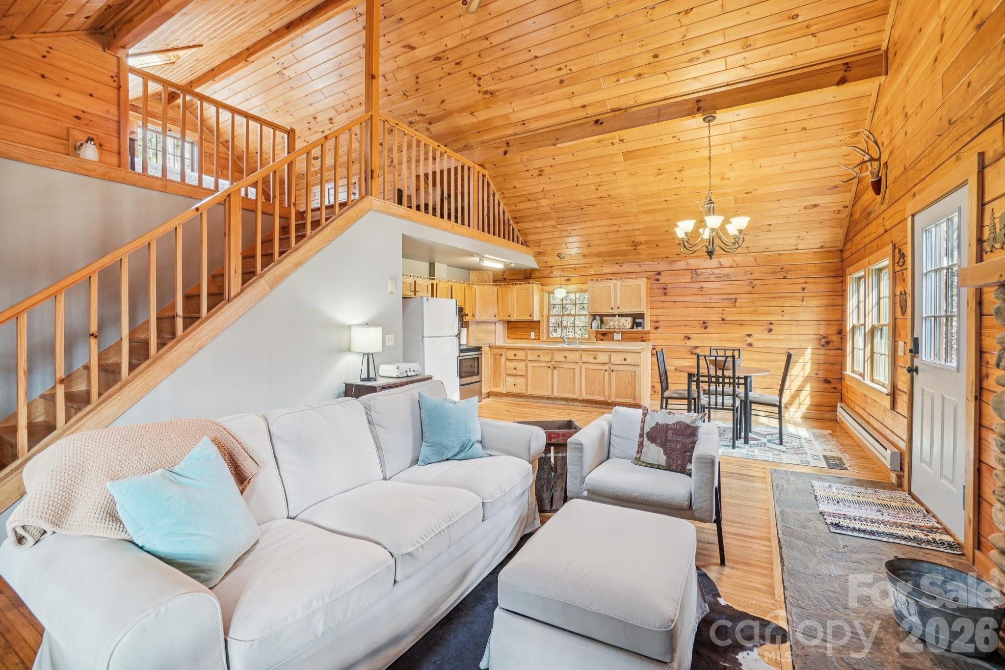 307 Roaring Creek Lane — Waynesville